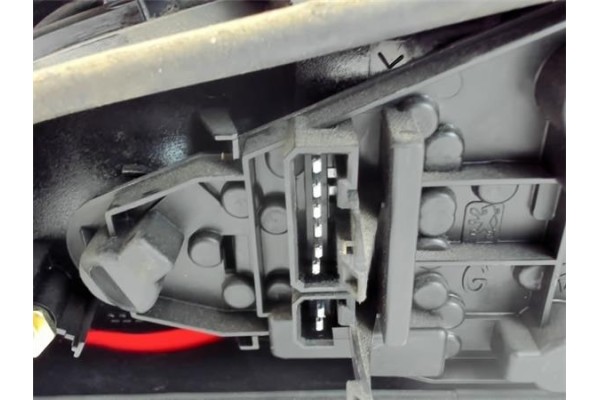 Recambio de piloto trasero izquierdo para peugeot 306 3/5 pt. (s1) referencia OEM IAM 635194  