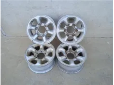 Recambio de juego llantas para mitsubishi montero (v20/v40) 2.8 d a las 4 ruedas (v46w, v26w) referencia OEM IAM MB951051  