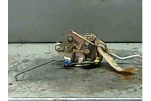 Recambio de cierre electromagnetico delantero derecho para hyundai h-1 furgón 2.5 td referencia OEM IAM 813204A000  