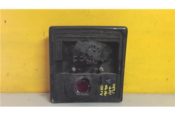 Recambio de piloto interior izquierdo para audi 100 berlina (443) 1.8 básico referencia OEM IAM E18734R23  