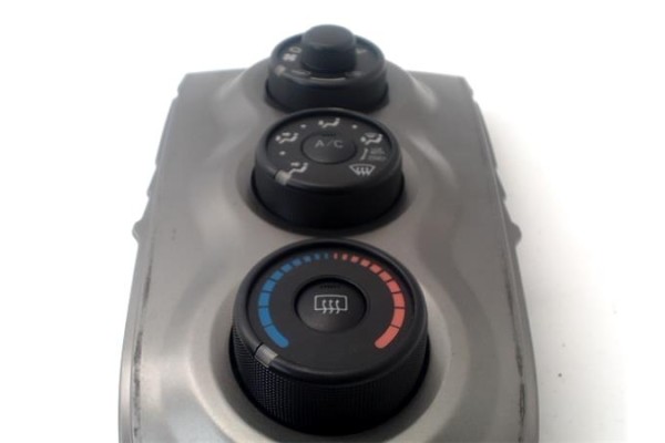 Recambio de mandos calefaccion / a.a. para toyota yaris (ksp9/scp9/nlp9) 1.0 vvt-i referencia OEM IAM 55900-0D220-B0  