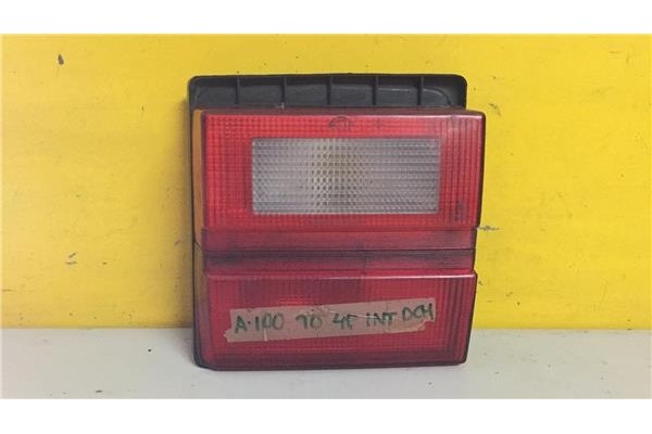 Recambio de piloto interior derecho para audi 100 berlina (443) 2.2 básico referencia OEM IAM 443945226  