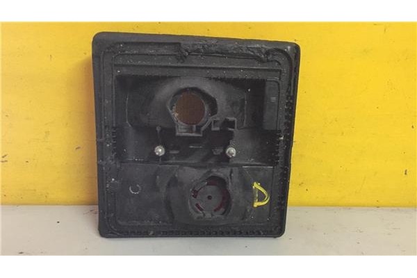 Recambio de piloto interior derecho para audi 100 berlina (443) 2.2 básico referencia OEM IAM 443945226  