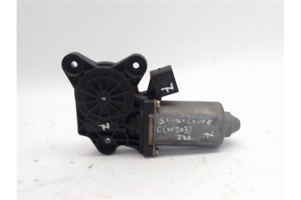 Recambio de elevalunas electrico izquierdo para mercedes-benz clase c berlina (bm 203) referencia OEM IAM -2208204642  