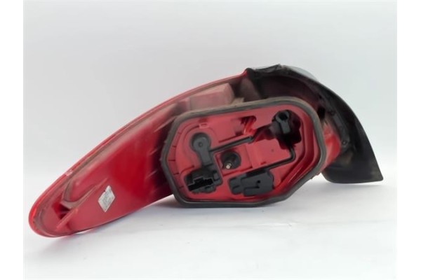 Recambio de piloto trasero derecho para peugeot 206 referencia OEM IAM   