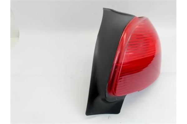 Recambio de piloto trasero derecho para peugeot 206 referencia OEM IAM   