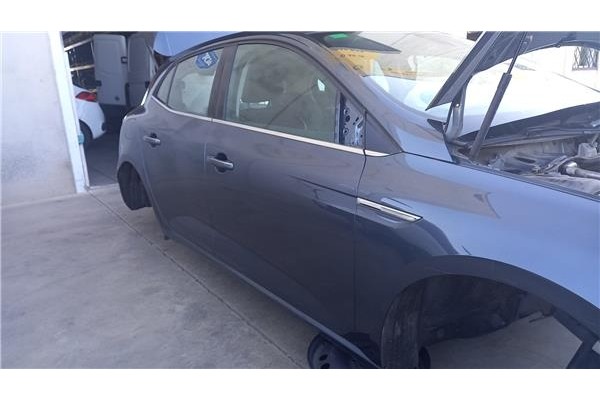 Recambio de puerta delantero derecha para renault megane iv berlina 5p 1.2 experience referencia OEM IAM 801001148R  