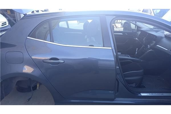 Recambio de puerta trasero derecha para renault megane iv berlina 5p 1.2 experience referencia OEM IAM 821001172R  