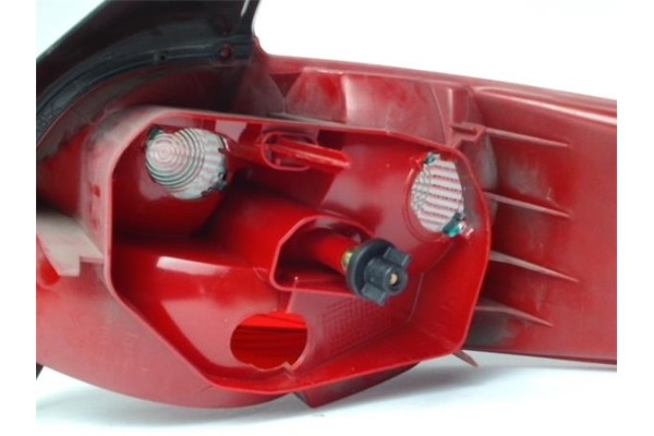 Recambio de piloto trasero izquierdo para peugeot 206 referencia OEM IAM 6350P1  