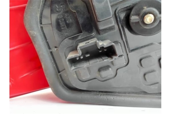 Recambio de piloto trasero derecho para peugeot 206 referencia OEM IAM   