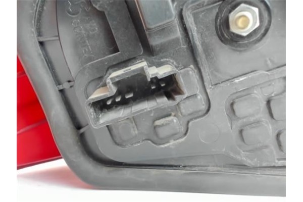 Recambio de piloto trasero derecho para peugeot 206 referencia OEM IAM   