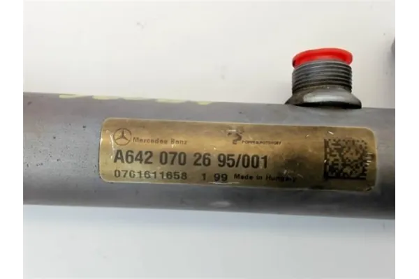 Recambio de tuberia alimentacion combustible para mercedes-benz clase m (bm 164) 3.0 ml 320 cdi (164.122) referencia OEM IAM A64