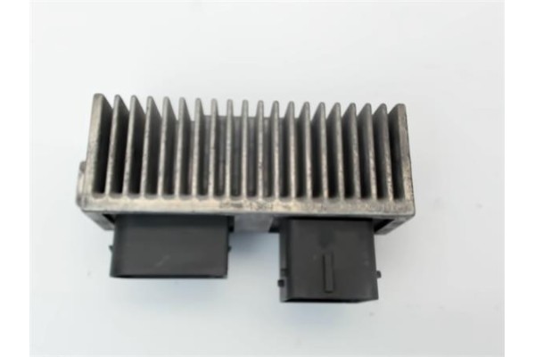 Recambio de rele calentadores para opel movano b furgón/combi 2.3 combi l1h1 3,0t referencia OEM IAM 8200558438  