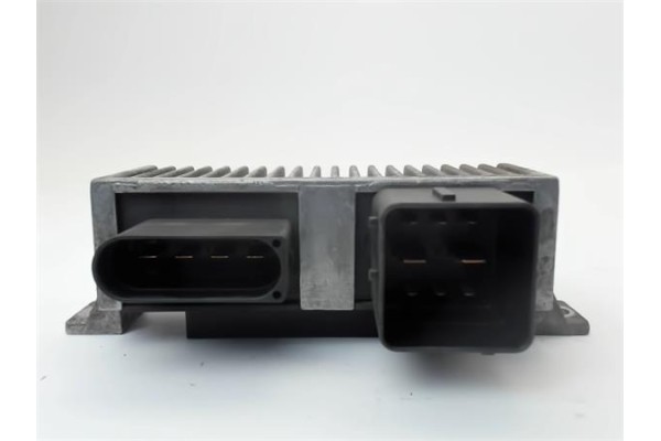 Recambio de rele calentadores para opel movano b furgón/combi 2.3 combi l1h1 3,0t referencia OEM IAM 8200558438  