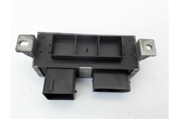 Recambio de rele calentadores para opel movano b furgón/combi 2.3 combi l1h1 3,0t referencia OEM IAM 8200558438  