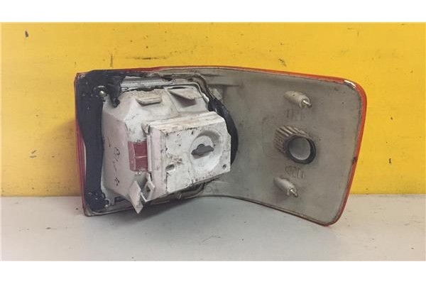 Recambio de piloto trasero izquierdo para audi 80 /90 (893) 1.6 80 referencia OEM IAM E153399R6  