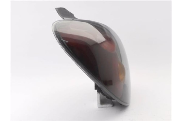 Recambio de piloto trasero izquierdo para fiat bravo (182) 1.6 16v (182.ab) referencia OEM IAM 46538353  