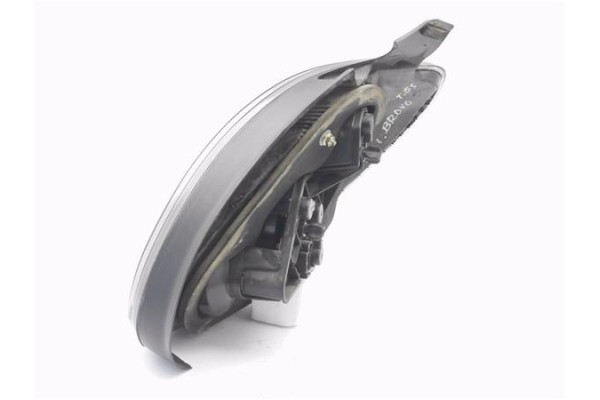 Recambio de piloto trasero izquierdo para fiat bravo (182) 1.6 16v (182.ab) referencia OEM IAM 46538353  