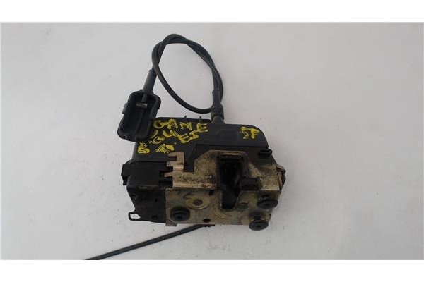 Recambio de cierre electromagnetico delantero izquierdo para renault megane ii (bm0/1_, cm0/1_) 1.5 dci referencia OEM IAM 82000