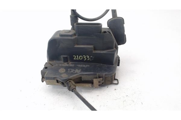 Recambio de cierre electromagnetico delantero izquierdo para renault megane ii (bm0/1_, cm0/1_) 1.5 dci referencia OEM IAM 82000