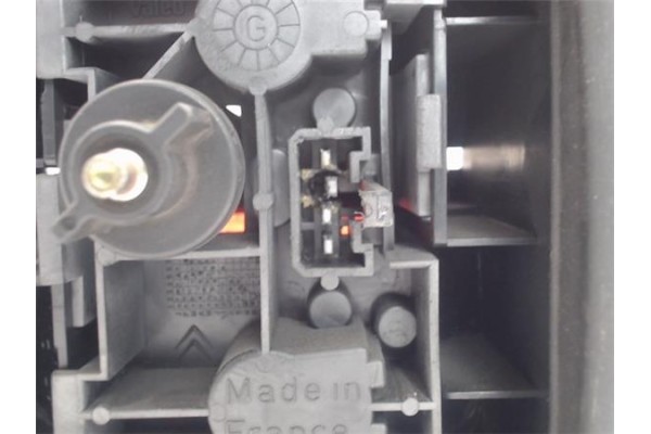 Recambio de piloto trasero izquierdo para citroen xantia berlina referencia OEM IAM 95668015  