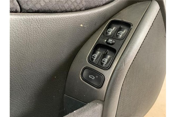 Recambio de guarnecido puerta delantero izquierda para mercedes-benz clase c (bm 203) berlina 2.2 200 cdi (203.004) referencia O