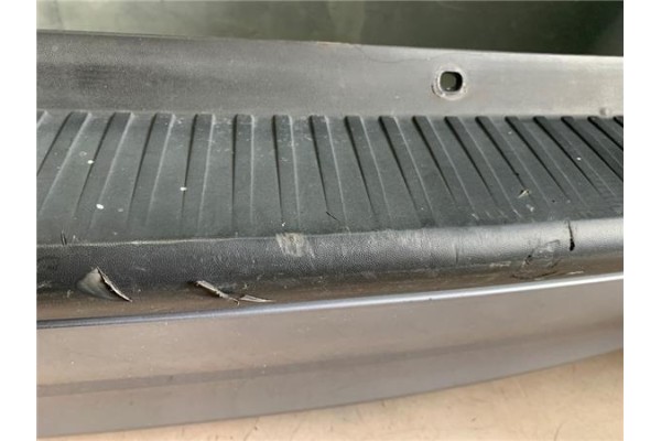 Recambio de paragolpes trasero para opel zafira a 2.0 dti 16v referencia OEM IAM 93173566  