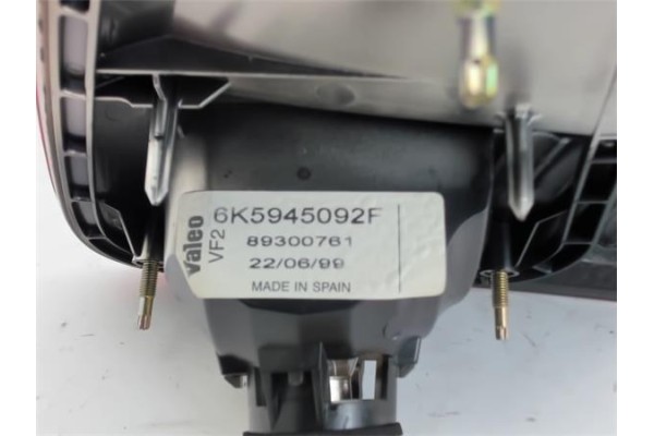 Recambio de piloto porton trasero derecho para seat cordoba berlina (6k2) referencia OEM IAM 6K5945092F 89300761 