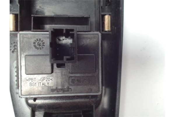 Recambio de mando elevalunas para volkswagen polo iv (9n1) referencia OEM IAM 6Q1867171  