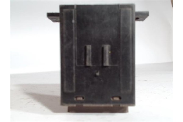 Recambio de caja reles para citroen saxo 1.6 vts referencia OEM IAM 568058L  