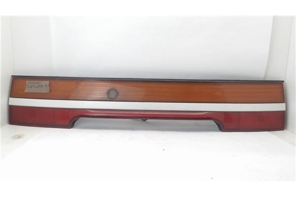 Recambio de piloto trasero central para hyundai galloper referencia OEM IAM 92405M20  