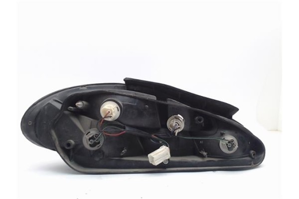 Recambio de piloto trasero derecho para hyundai coupe (j2) referencia OEM IAM 9240227020  