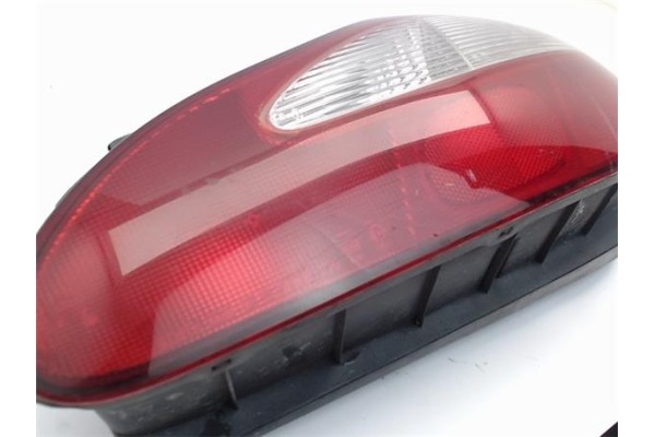 Recambio de piloto trasero derecho para hyundai coupe (j2) referencia OEM IAM 9240227020  