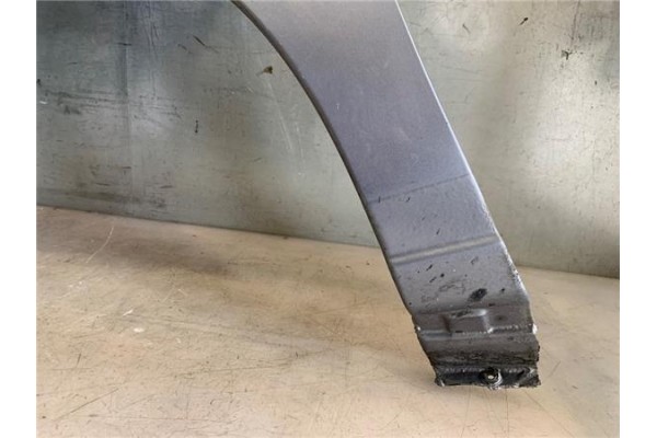 Recambio de aleta delantero izquierda para opel zafira a 2.0 dti 16v referencia OEM IAM 1101030 1106016 