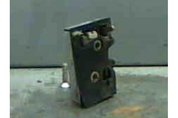 Recambio de cierre electromagnetico trasero izquierdo para audi 80 berlina/avant 2.3 básico berlina referencia OEM IAM 8A0839015