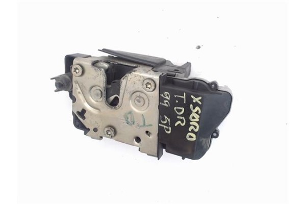 Recambio de cierre electromagnetico trasero derecho para citroen xsara berlina 1.6 i referencia OEM IAM 913884  
