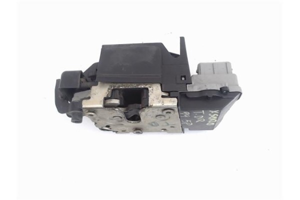 Recambio de cierre electromagnetico trasero derecho para citroen xsara berlina 1.6 i referencia OEM IAM 913884  