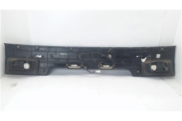 Recambio de piloto trasero central para hyundai galloper referencia OEM IAM 92405M20  