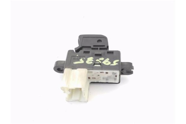 Recambio de mando elevalunas delantero derecho para nissan micra (k12e) 1.2 16v referencia OEM IAM 25411AX610  