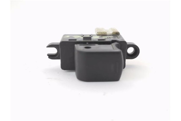 Recambio de mando elevalunas delantero derecho para nissan micra (k12e) 1.2 16v referencia OEM IAM 25411AX610  