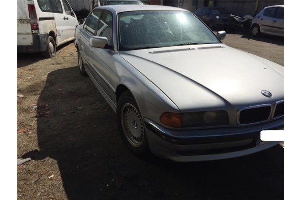 bmw serie 7 (e32)(1986) del año 