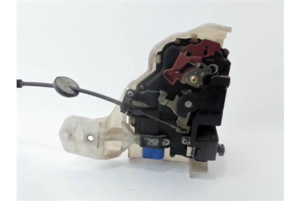 Recambio de cerradura puerta delantero derecha para volkswagen touran (1t1) 1.6 advance referencia OEM IAM E840299002A  