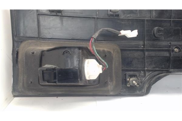 Recambio de piloto trasero central para hyundai galloper referencia OEM IAM 92405M20  