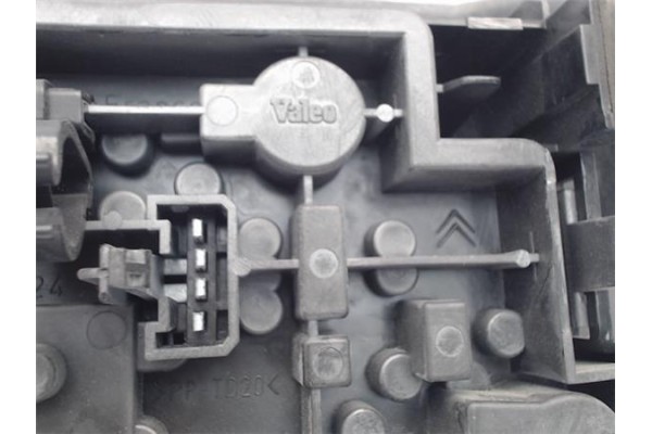 Recambio de piloto marcha atras para citroen xantia berlina referencia OEM IAM 22240134  