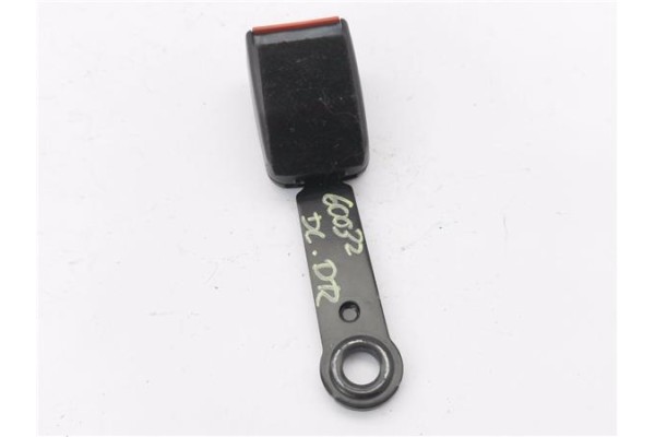 Recambio de anclaje cinturon delantero derecho para peugeot 206 1.9 d referencia OEM IAM 8973L3 599CB 