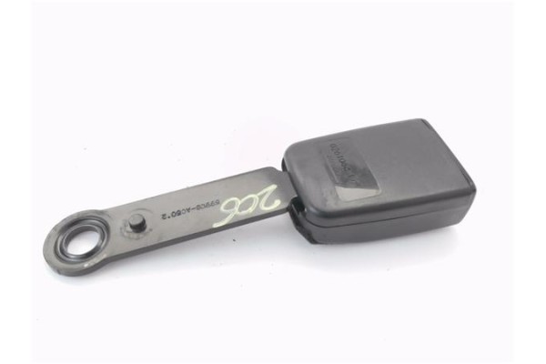 Recambio de anclaje cinturon delantero derecho para peugeot 206 1.9 d referencia OEM IAM 8973L3 599CB 