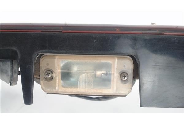 Recambio de piloto trasero central para hyundai galloper referencia OEM IAM 92405M20  