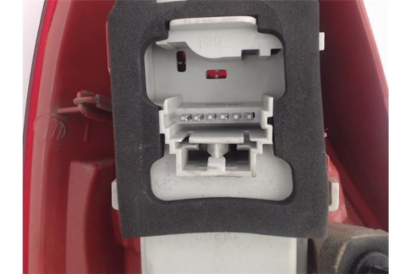 Recambio de piloto trasero derecho para renault clio ii fase ii (b/cb0) 1.2 community referencia OEM IAM   