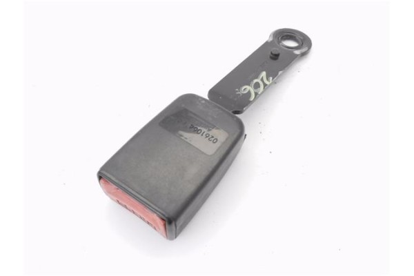Recambio de anclaje cinturon delantero izquierdo para peugeot 206 1.9 d referencia OEM IAM 8973L3 599CB 