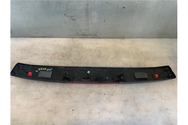 Recambio de aleron trasero para renault clio ii (xbo) 1.5d dci 65cv referencia OEM IAM 7701410747  